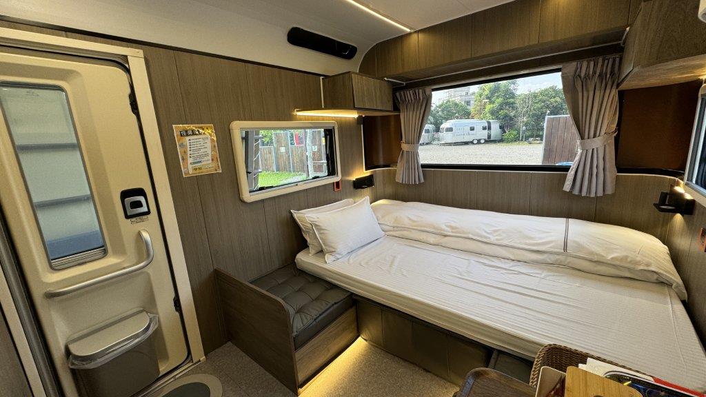 藍寶露營車